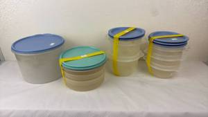 lot 6 image: Tupperware Food Storage Containers with Lids