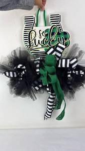 lot 47 image: So Lucky Horseshoe Wreath Ornament Green Black White Striped