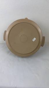 lot 61 image: Microwave oven super seal Container