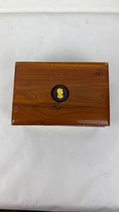 lot 67 image: Wood Box with Yellow Cameo Portrait Medallion Gettysburg PA