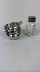 lot 82 image: Everyday Living Salt and Pepper Shaker Set with 5 Cups