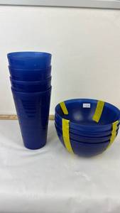 lot 100 image: Blue Plastic Cups and Bowls Set