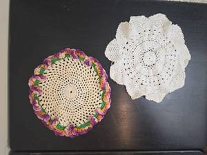 lot 135 image: Crocheted Doilies 2-Piece Lot Handmade Lace