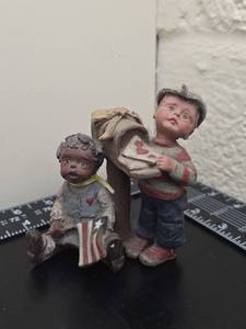 lot 167 image: Sarahs Attic Children at Mailbox