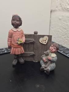 lot 172 image: Sarahs atticFigurine Group with Children and Mailbox Love Heart