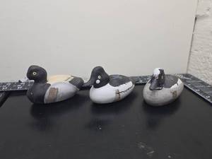 lot 180 image: 3 Ceramic Ducks