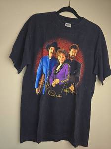 lot 187 image: Murrina Graphic T-Shirt Size L Black 100% Cotton Pre-Shrunk