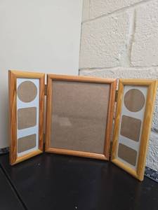 lot 197 image: Tri-fold Photo Frame Wood 5x7 Center 4x6 Side Openings