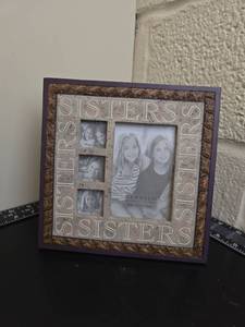 lot 198 image: DEMDACO Sisters Photo Frame Multi-Opening Picture Holder
