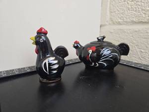 lot 202 image: Black Rooster Teapot and Creamer Set 2-Piece