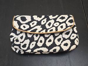 lot 222 image: Black White Leopard Print Clutch Wallet Snap Closure Tan Trim