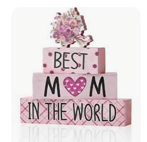 lot 10512 image: Best Mom in the World Wooden Decor
