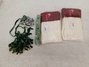 lot 10375 image: Christmas Lot