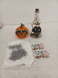 lot 10410 image: Halloween Lot