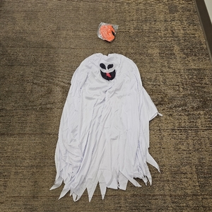 lot 2191 image: Kids Ghost Cape