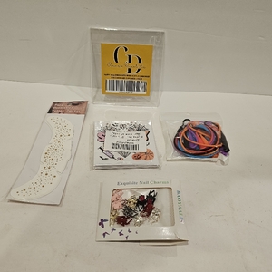 lot 2343 image: Small lot of Halloween goodies