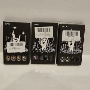 lot 2531 image: Lot of 3, Halloween Press on Nails Fake Nails