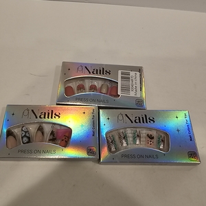 lot 2535 image: Lot of 3, Halloween Press on Nails Fake Nails