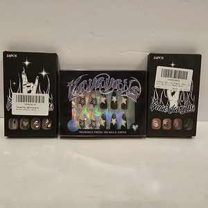 lot 2537 image: Lot of 3, Halloween Press on Nails Fake Nails