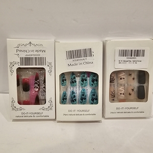 lot 2544 image: Lot of 3, Halloween Press on Nails Fake Nails