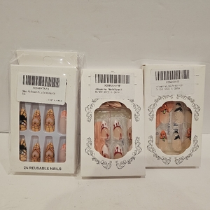 lot 2549 image: Lot of 3, Halloween Press on Nails Fake Nails
