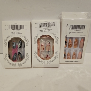lot 2550 image: Lot of 3, Halloween Press on Nails Fake Nails