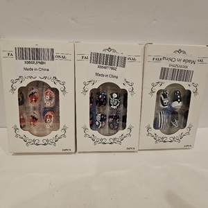 lot 2552 image: Lot of 3, Halloween Press on Nails Fake Nails