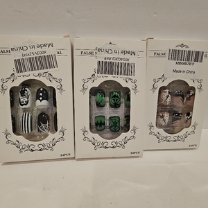 lot 2554 image: Lot of 3, Halloween Press on Nails Fake Nails