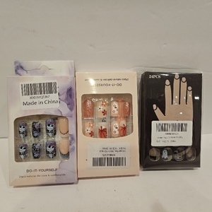 lot 2559 image: Lot of 3, Halloween Press on Nails Fake Nails