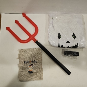 lot 2653 image: JBin Rich Toddler Ghost Costume Halloween Set, Machine Washable Hooded White Cape Cloak for Parties, Spooky Outfit for Trick or Treat Small