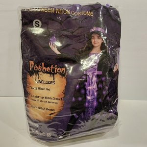lot 2676 image: Light Up Halloween Girls Witch Costume, Toddler Witch Dress Set with Hat and Broom, Kids Costumes for Halloween Party Small