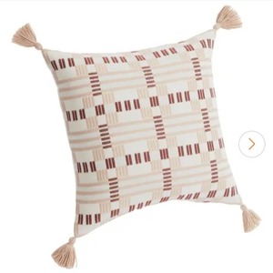 lot 2709 image: Hampton Bay20 in. x 20 in. Woven Outdoor Patio Throw Pillow in Putty Geo Retail $30