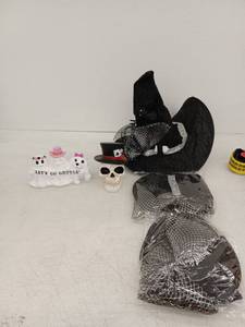 lot 10528 image: Halloween Lot