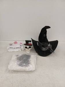lot 10544 image: Halloween Decoration Lot