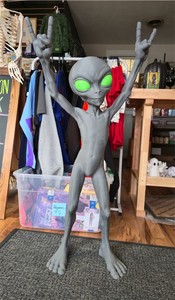 $90 40" 3D Printed Rock 'n Roll Alien!