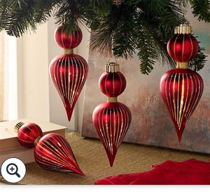 lot 4264 image: Valerie Parr Hill Red 4-pk 9.5 Starry Night Ornaments with Sheer Bags
