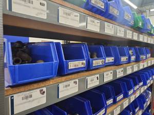 lot 19424 image: Black Malleable Iron Pipe Fittings Assortment