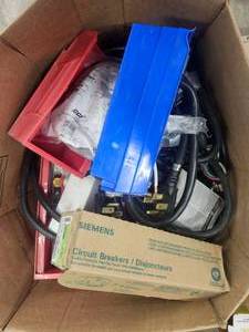lot 19443 image: Siemens Circuit Breaker Disconnect & Electrical Cord Lot