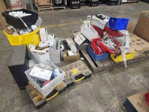 lot 19444 image: Assorted Plumbing Fixtures & Supplies Lot