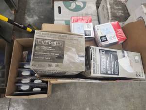 lot 19457 image: Lot of HVAC Install Parts