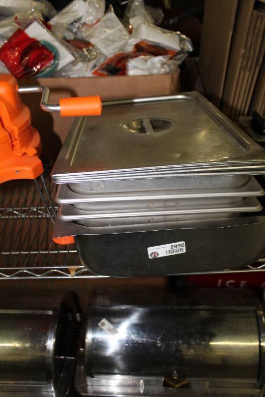 lot 2996 image: Steam Table Pans and Lids