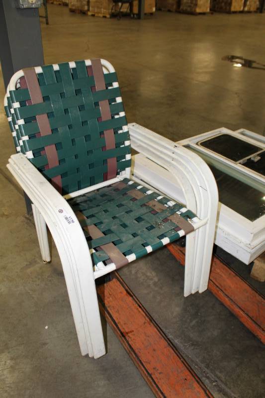 lot 1730 image: 4 Outdoor Chairs