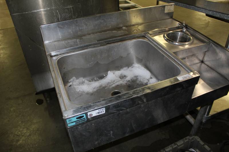 lot 1731 image: Stainless Steel Back Bar Dump Sink FT3