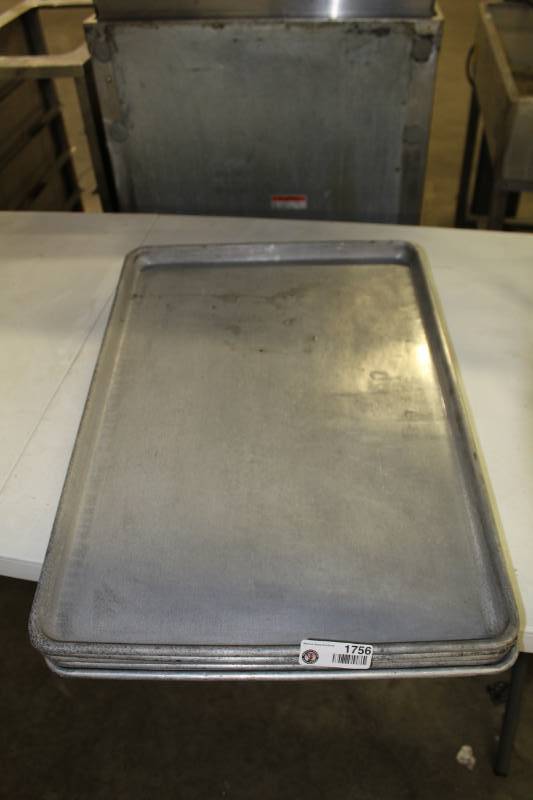 lot 1756 image: 5 Full Size Baking Sheets