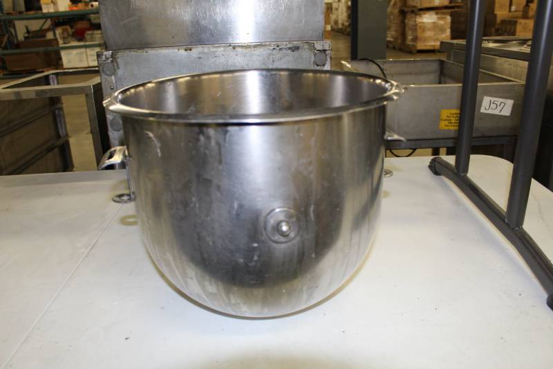 lot 1758 image: 14 inch Mixer Bowl