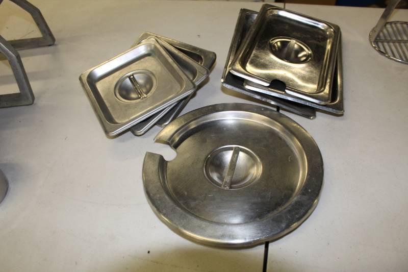 lot 1772 image: Assortment of Lids