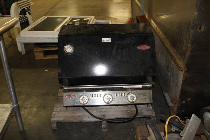 lot 1783 image: Beef Eater Drop-in Grill