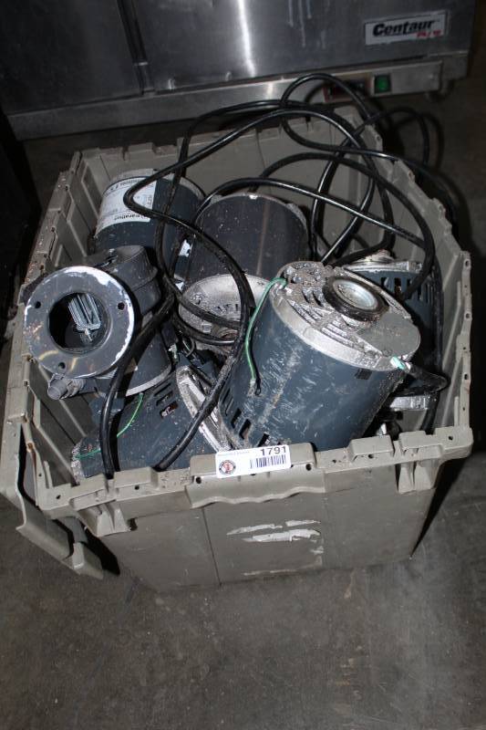 lot 1791 image: Large Box of Electric Motors