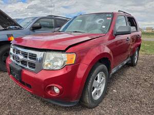 lot 7737 image: 2010 Red Ford Escape