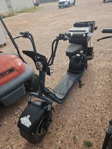 lot 7769 image: Electric Scooter w Cargo Box &amp Charger